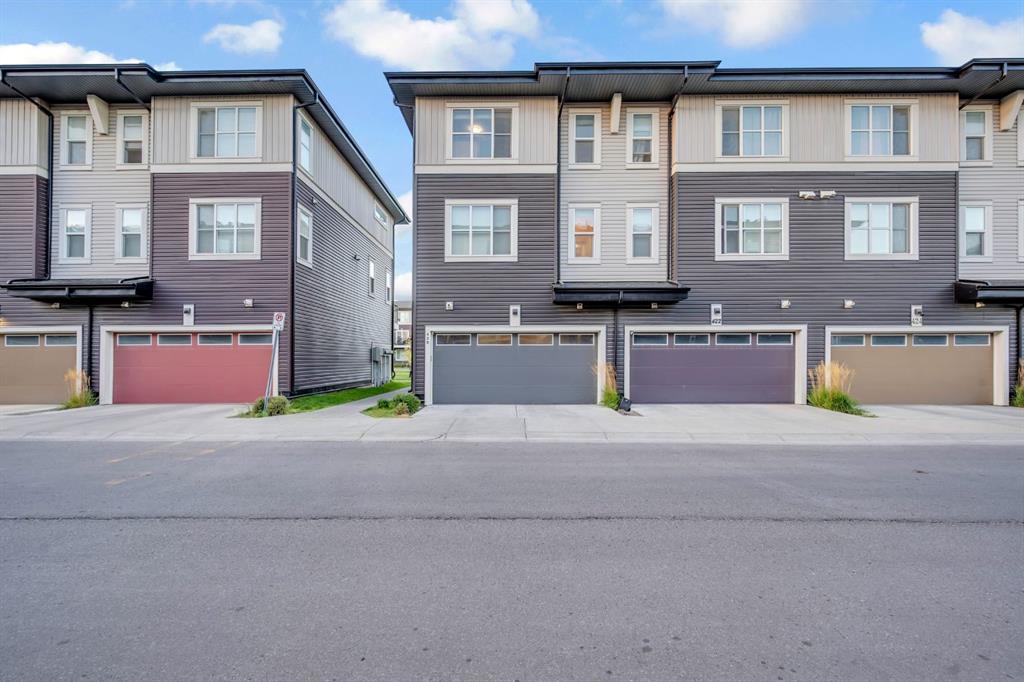 30 Cornerstone Manor NE